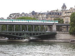 Bir Hakkeim bridge, Métro crossing.
